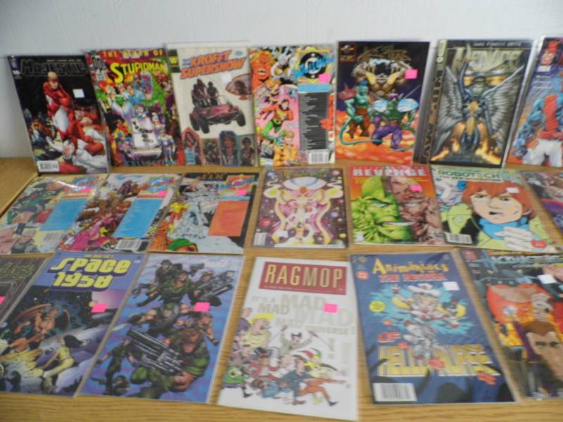 lot 100 image: Lot of Comics