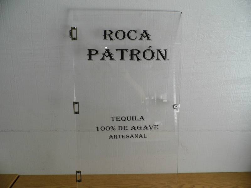 lot 115 image: Plexiglass Door