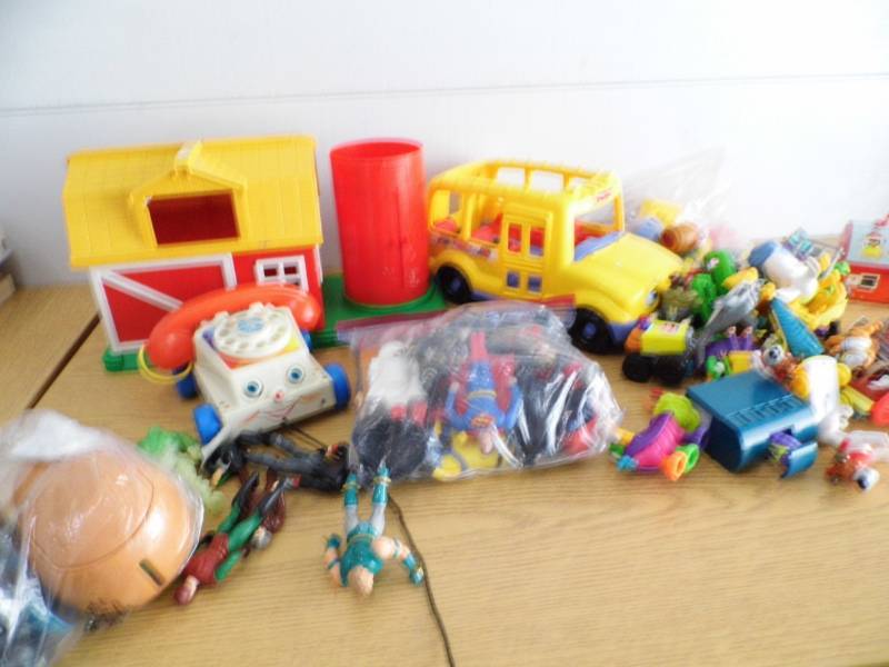lot 121 image: Toys