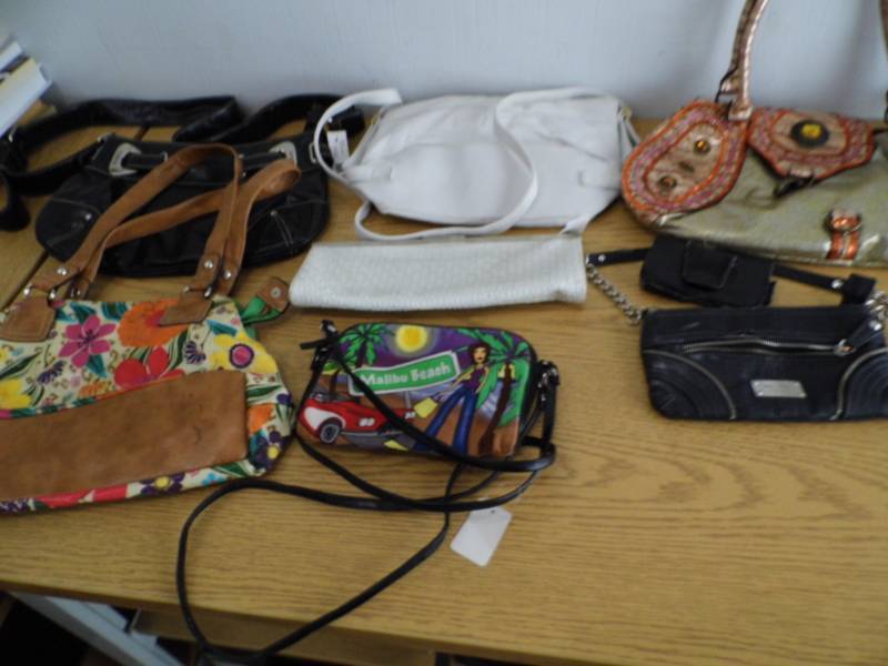 lot 130 image: Purses
