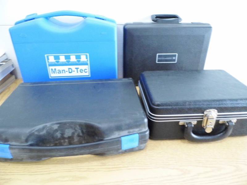 lot 133 image: Containers