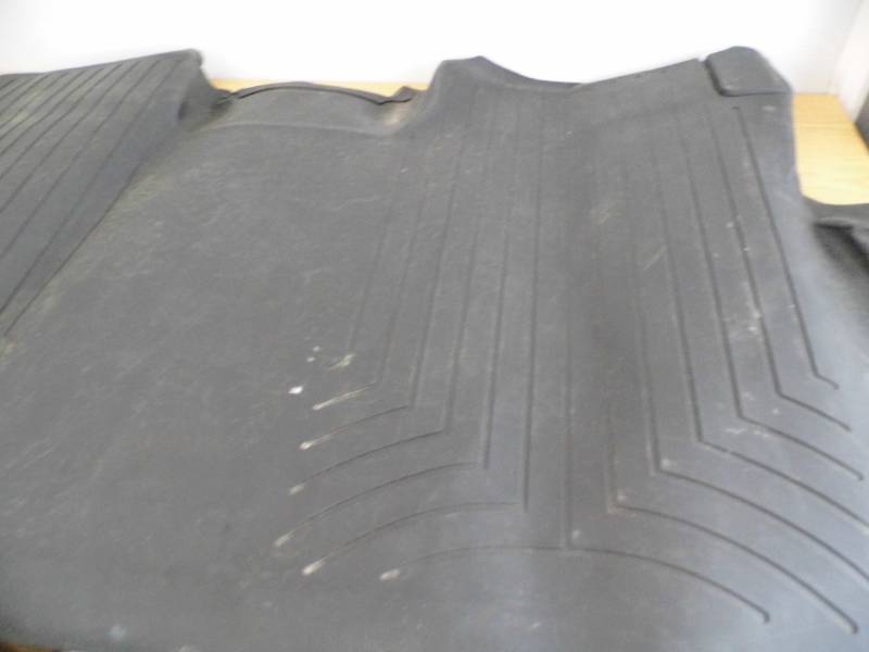 lot 140 image: Vehicle Floor Mat