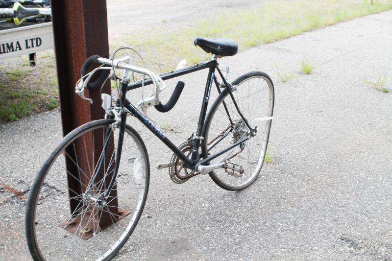 lot 12 image: SCHWINN Race Bike 30 Men Bike.
