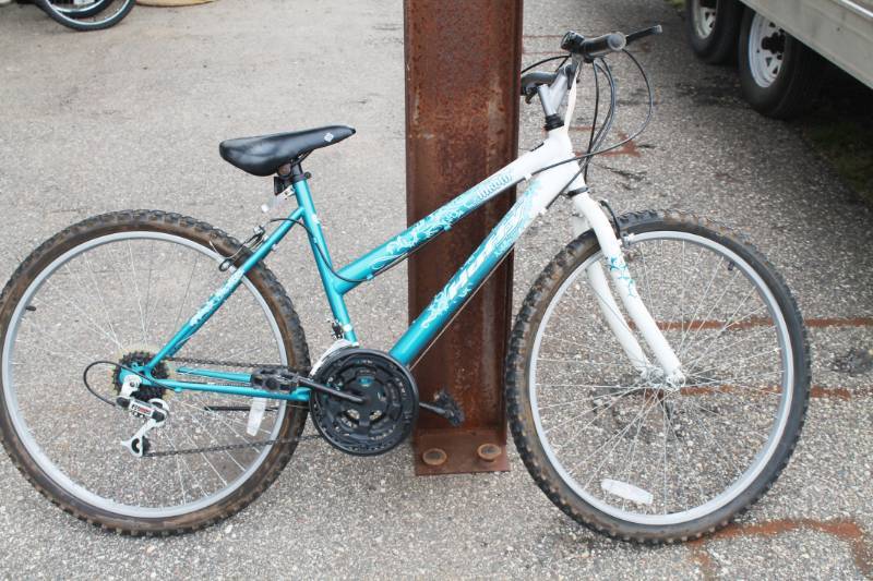 HUFFY 15 Speed Lakota 26 Women Bike Pine Bend July Consignment 719 K BID