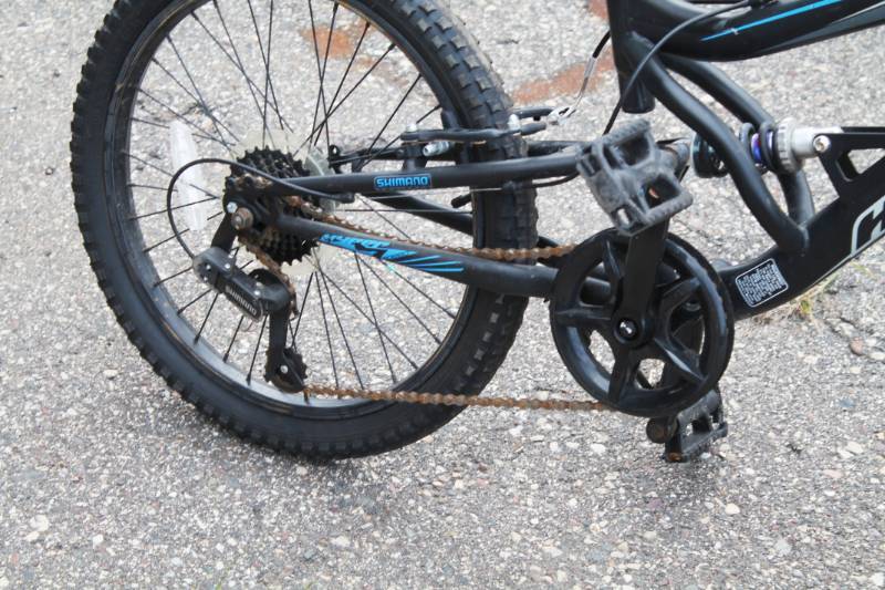 lot 18 image: HYPER Shocker 20 Boys Bicycle
