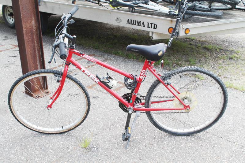 lot 20 image: TREK 820 Antelope 26 Men Bicycle 15 Speed