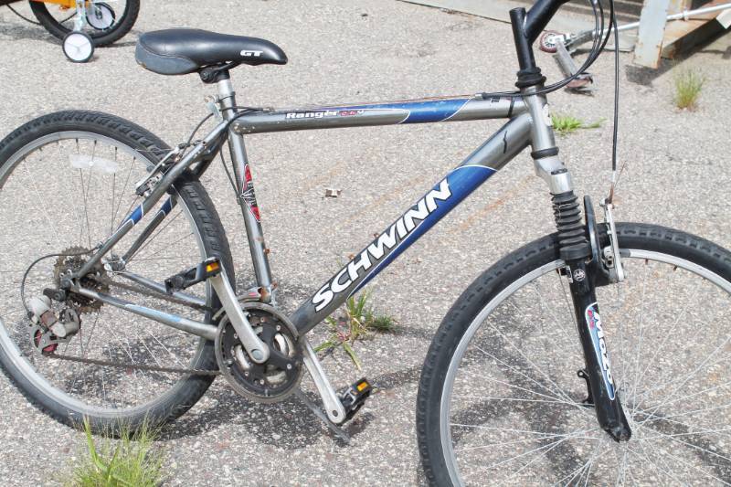 lot 35 image: Schwinn Ranger 21 Speed 26 Men Bicycle