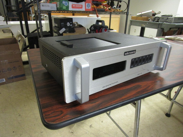 lot 228 image: AUDIO RESEARCH CD PLAYER