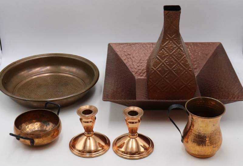 lot 10 image: Household Dcor Items