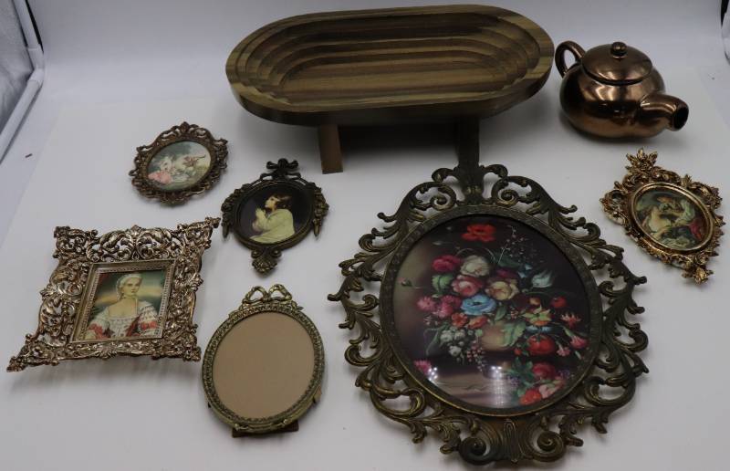 lot 14 image: Household Dcor Items