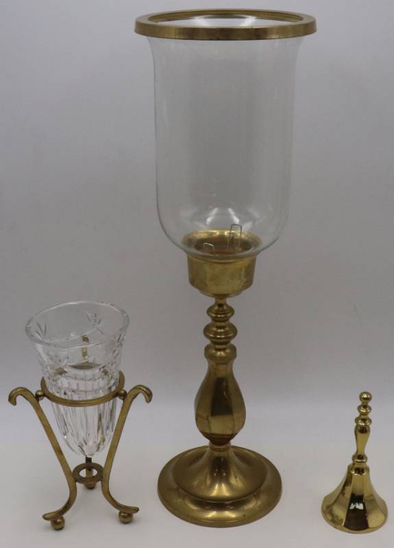 lot 15 image: Household Dcor Items