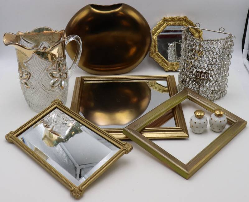 lot 18 image: Household Dcor Items