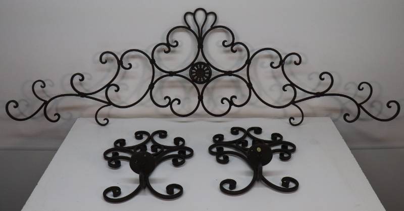 lot 26 image: Wall DcorSconces