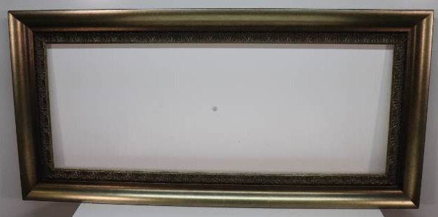 lot 32 image: Decorative Picture Frame