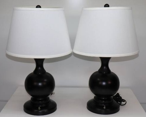 lot 44 image: Table Lamps 24 tall