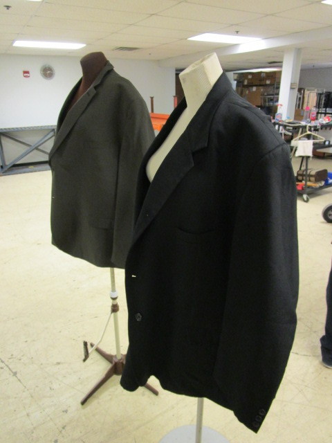 lot 316 image: MENS BLAZERS SIZE 58