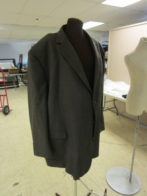 lot 317 image: MENS BLAZERS SIZE 60