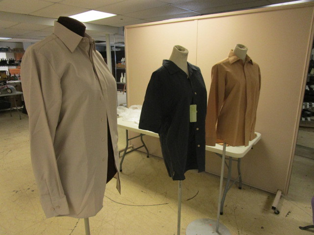 lot 319 image: MENS SHIRTS SIZE XS AND S