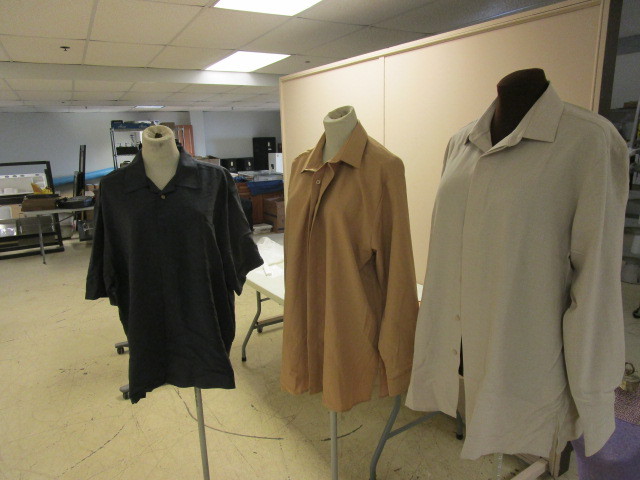lot 323 image: MENS SHIRTS SIZE L