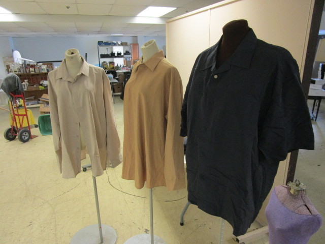 lot 325 image: MENS SHIRTS SIZE XL