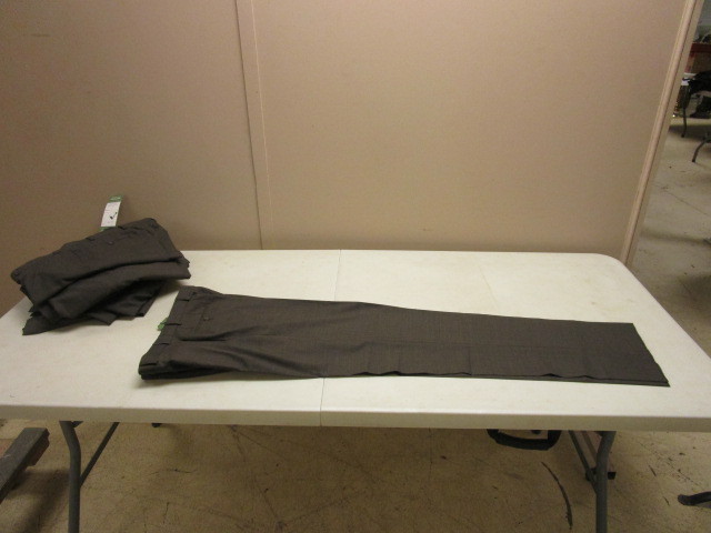 lot 337 image: MENS PANTS SIZE 34