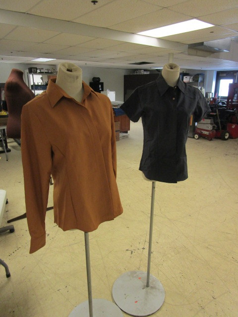 lot 360 image: WOMENS SHIRTS SIZE M