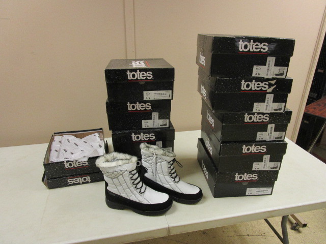 lot 388 image: NEW TOTES SIZE 8 WOMENS BOOTS