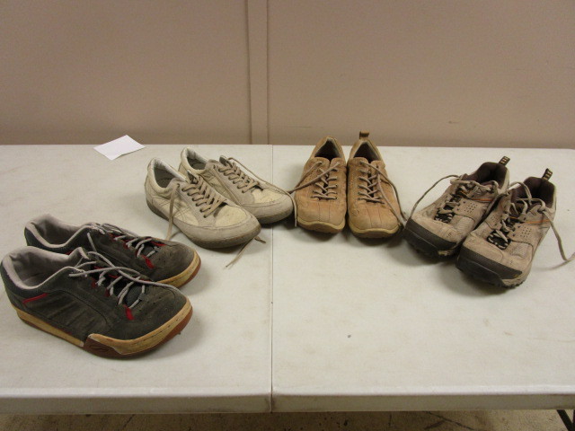 lot 391 image: MENS CANVAS SHOES