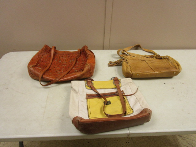 lot 398 image: THREE WOMENS PURSES