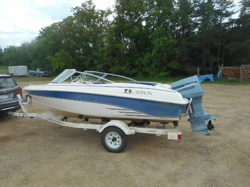 lot 4 image: 1994 Larson 17 8 Ski Boat