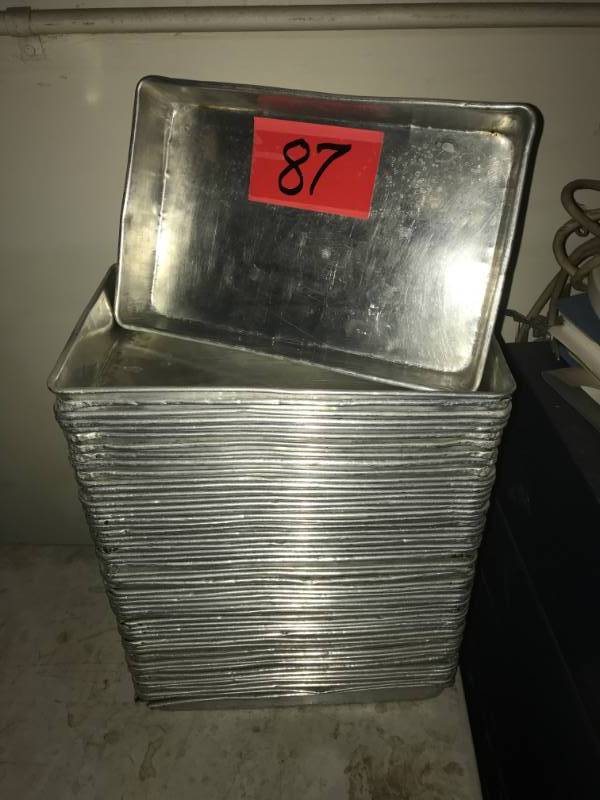 lot 87 image: Aluminum Baking Trays  Sorting Bins