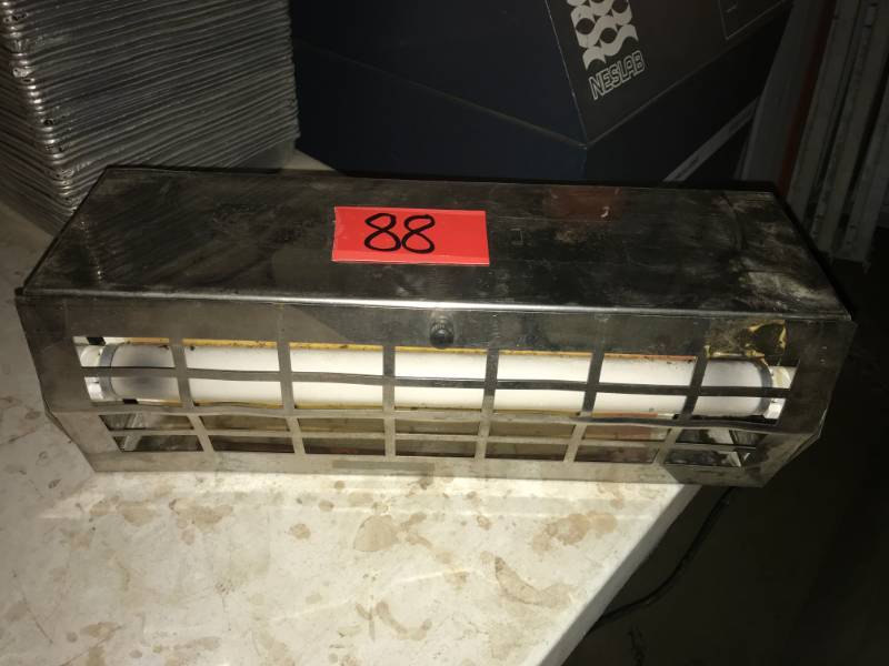 lot 88 image: Bug Zapper Spectrum Model GT-100