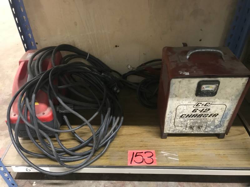lot 153 image: Power washer with portable charger