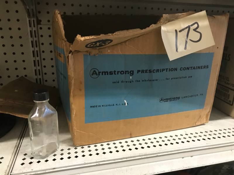 lot 173 image: 53- Bottles New in Box, Box of 2-ply multifold hand towels Fort Howard, Box (36) Plexi Trays 3.5x7x1H