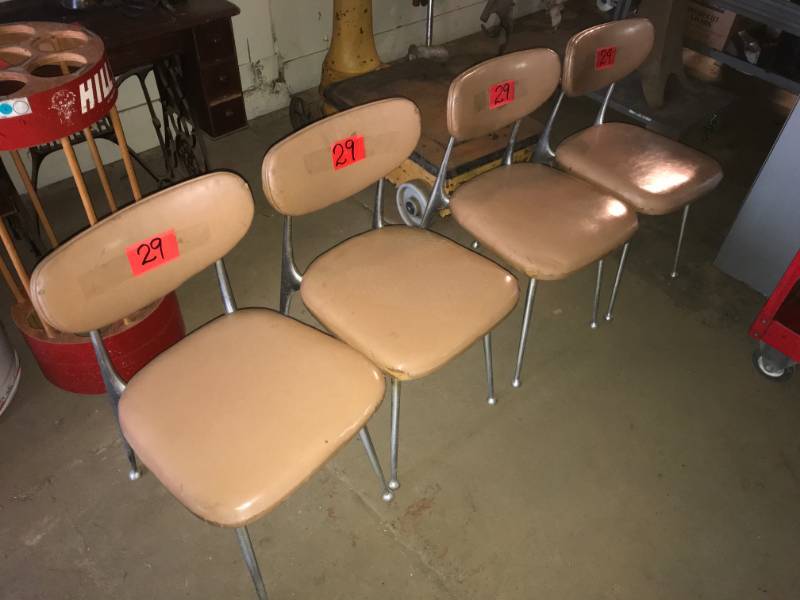 lot 29 image: Lot of 4 Brown Chairs, aluminum legs
