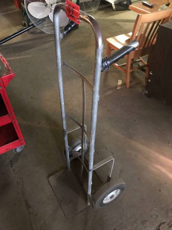 lot 41 image: Heavy duty 2 Wheel Dolly