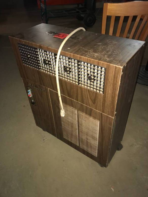 lot 43 image: Air Conditioner Portable on wheels