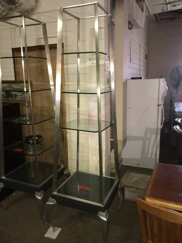 lot 45 image: Aluminum Curio Shelf