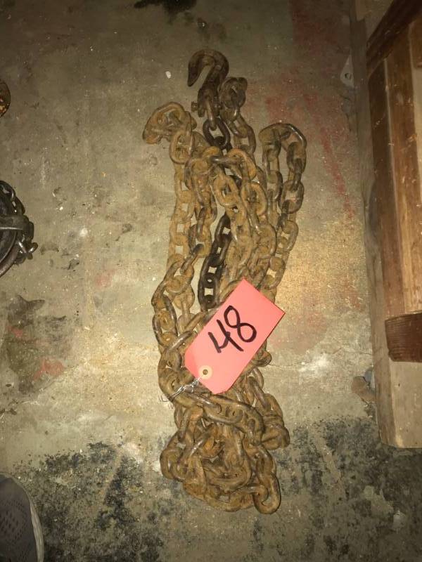 lot 48 image: Heavy Duty Log Chain 16 with one hook