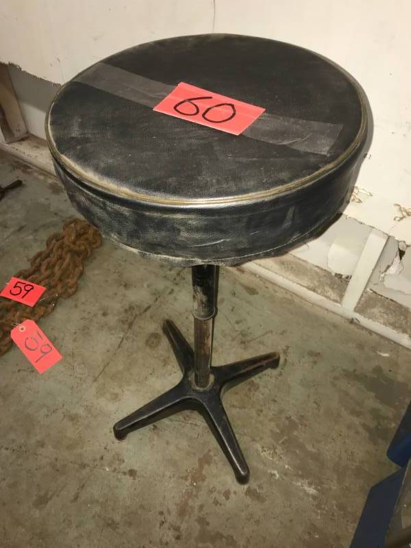 lot 60 image: Adjustable Mid Century Stool