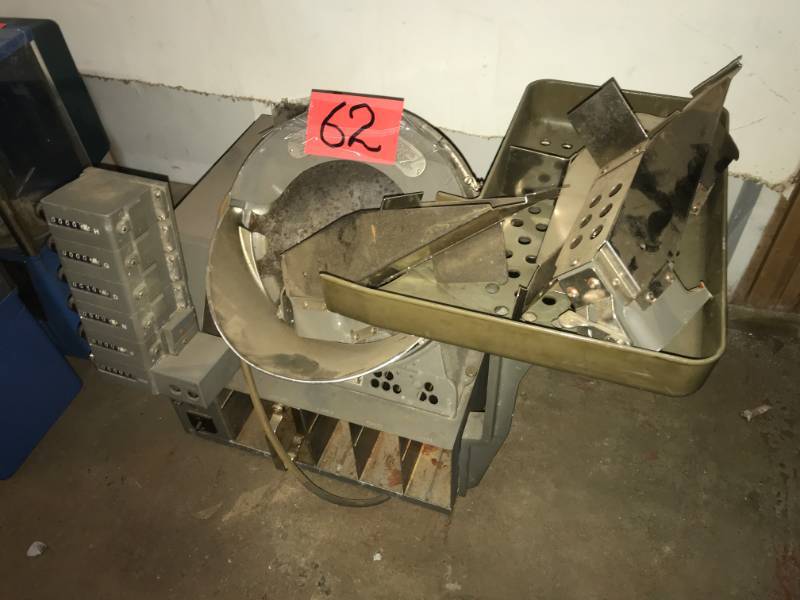 lot 62 image: 3- Coin Counters 7 1- Brandt Model 682 (195874), 1- Brandt 95 Series 9571000 (3732 97) 1- Klopp Model CE FD 456