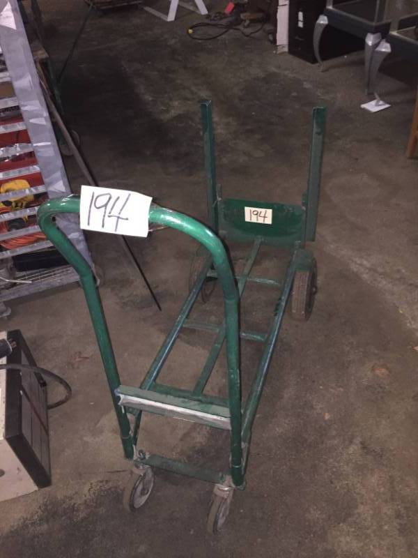 lot 194 image: Two Wheeler converts to flat cart - good condition