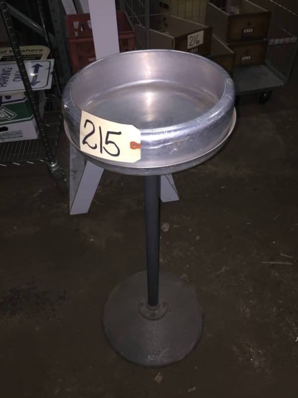 lot 215 image: Vintage freestanding chalk bowl for weightlifting  gymnastics