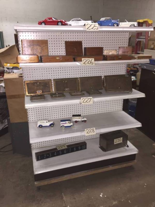 lot 231 image: Streator Store Shelving Unit on wheels