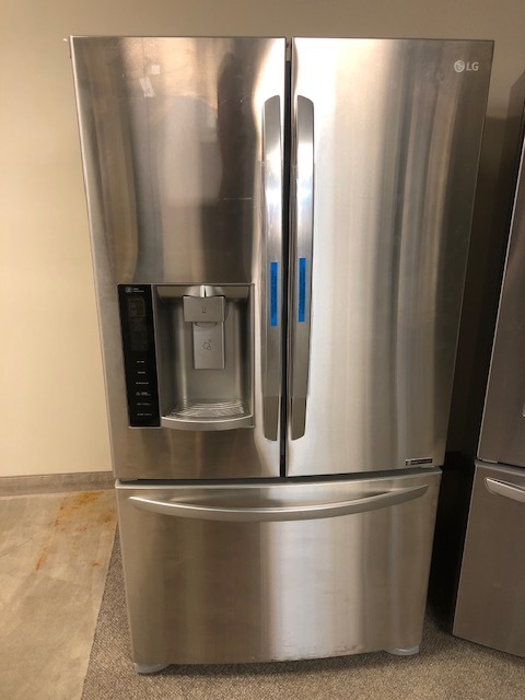 lot 5 image: LG Refrigerator