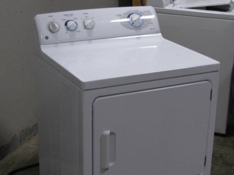 lot 2 image: G.E. Electric Dryer