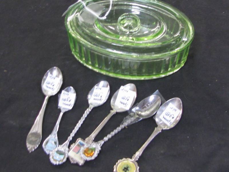 lot 17 image: Lidded Vaseline Glass