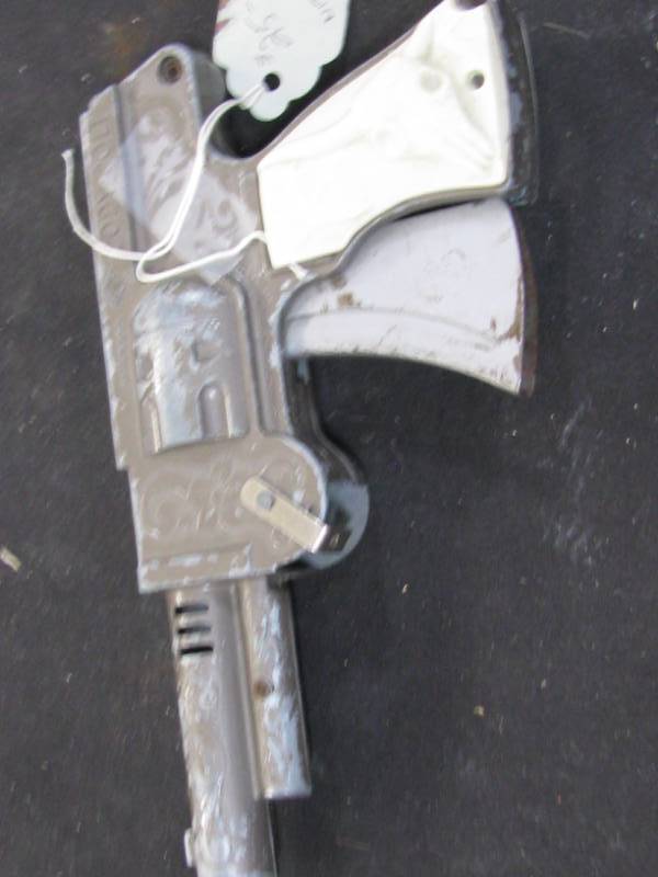 lot 36 image: Cody Colt Cap Gun