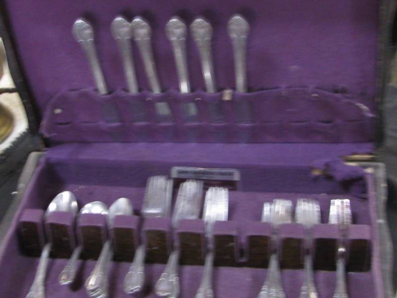 lot 58 image: Rogers Flatware
