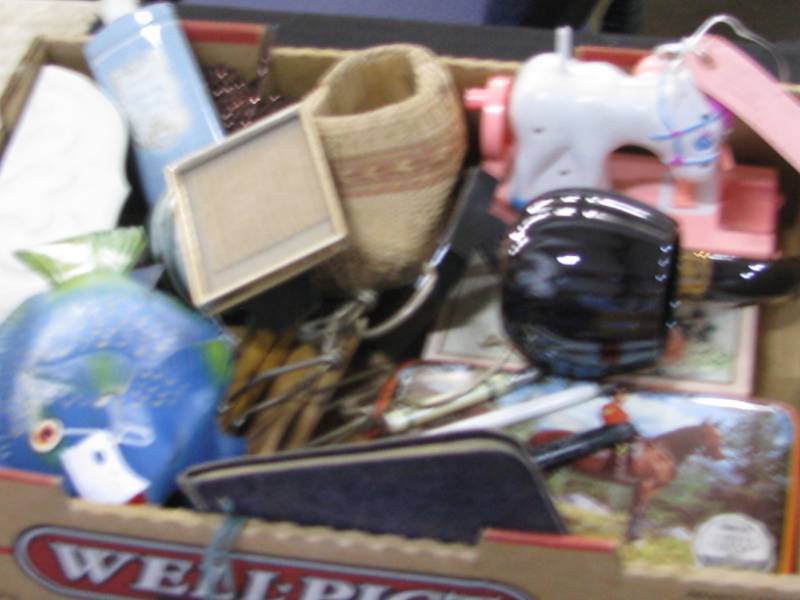 lot 62 image: Misc Lot